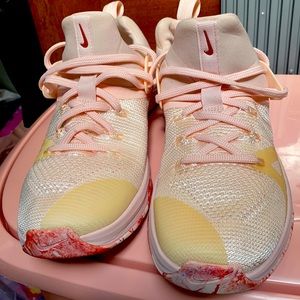 Ladies pink Nike